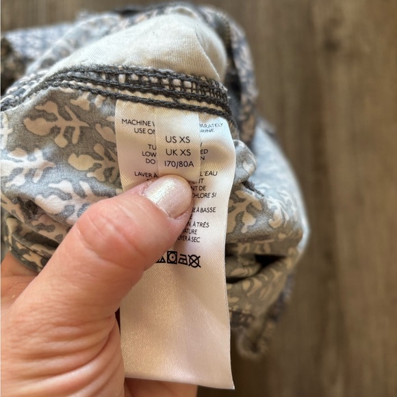 Urban Outfitters Hand Block Print Sleeveless Jumpsuit Women’s XS Gray & Cream - Picture 11 of 14